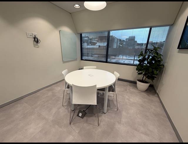 21M² OFFICE TO LET IN KILLARNEY